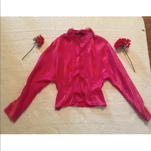 Gorgeous Zara blouse. Perfect for a date or a meeting. Enjoy ladies! - Picture 2 of 3